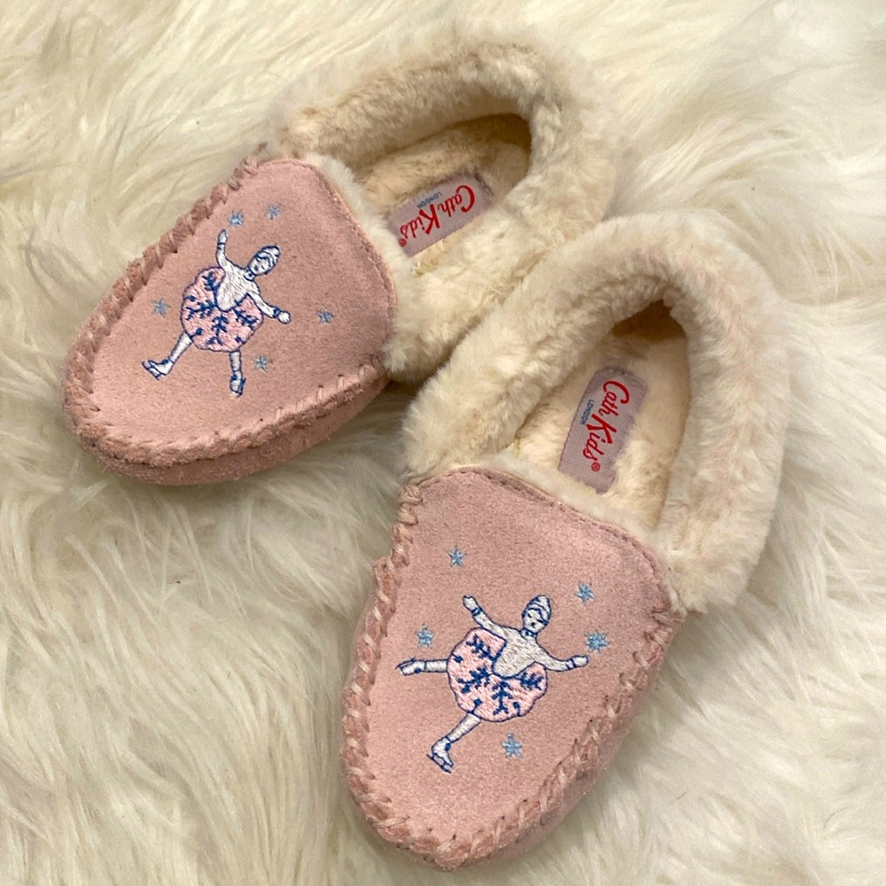Cath Kids Girl’s Ice Skater slippers toddler size 8 NWOT